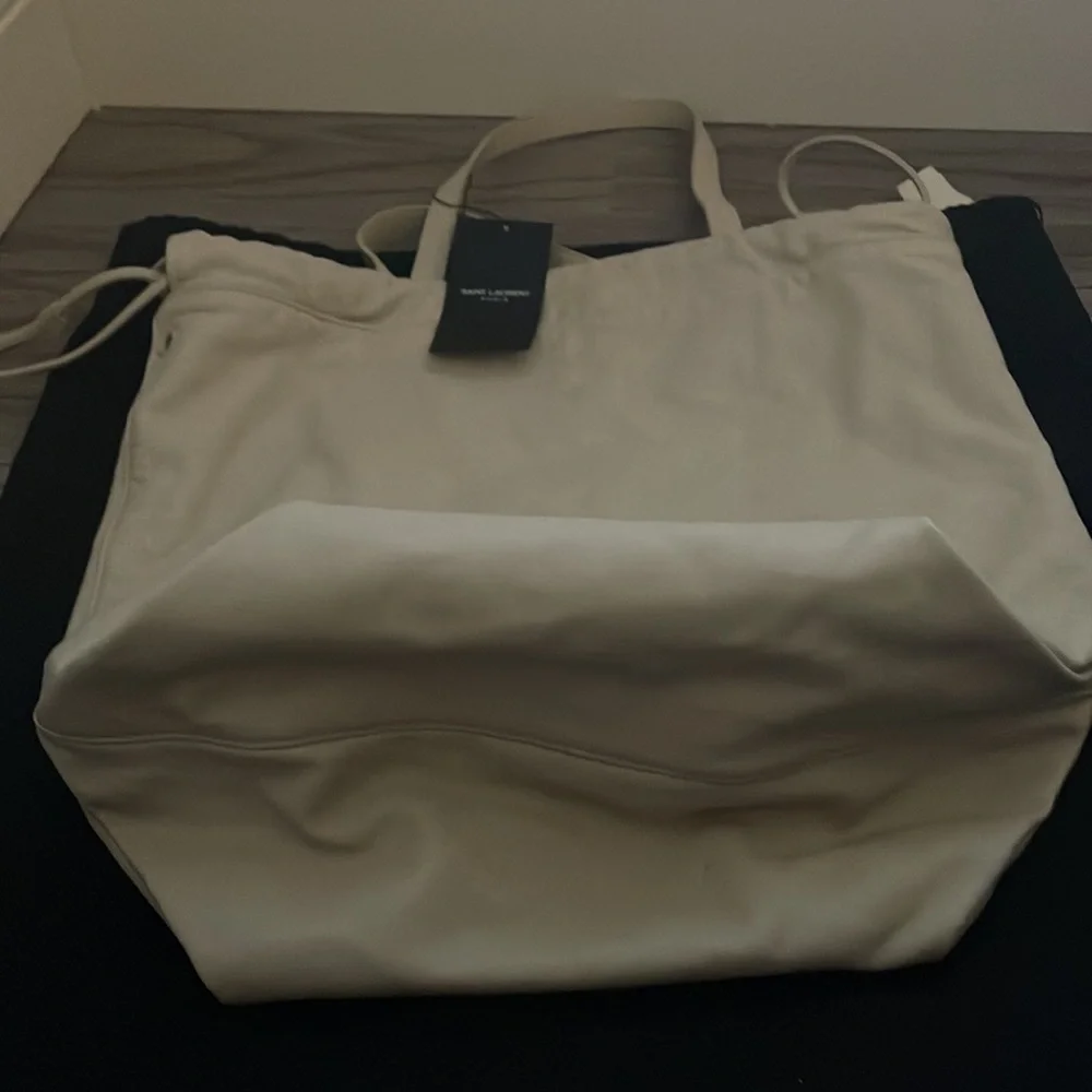 YSL authentic lamb skin bag. Card of authenticity. - Picture 6 of 17